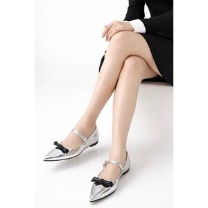 New Stuart Weitzman Felicity Patent Leather Mary Janes in  Silver Size 6